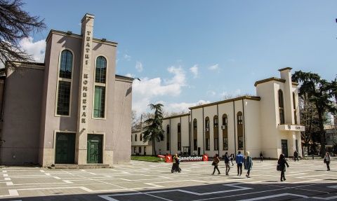 Trualli i Teatrit Kombetar i kalon bashkise Tirane: Ja cfare percakton VKM